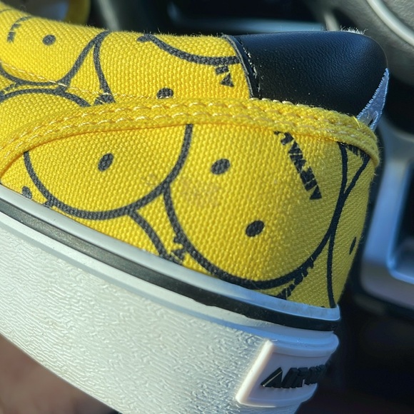 Airwalk Smiley Face Waride Yellow Black Slip-on Sneakers - Picture 6 of 6